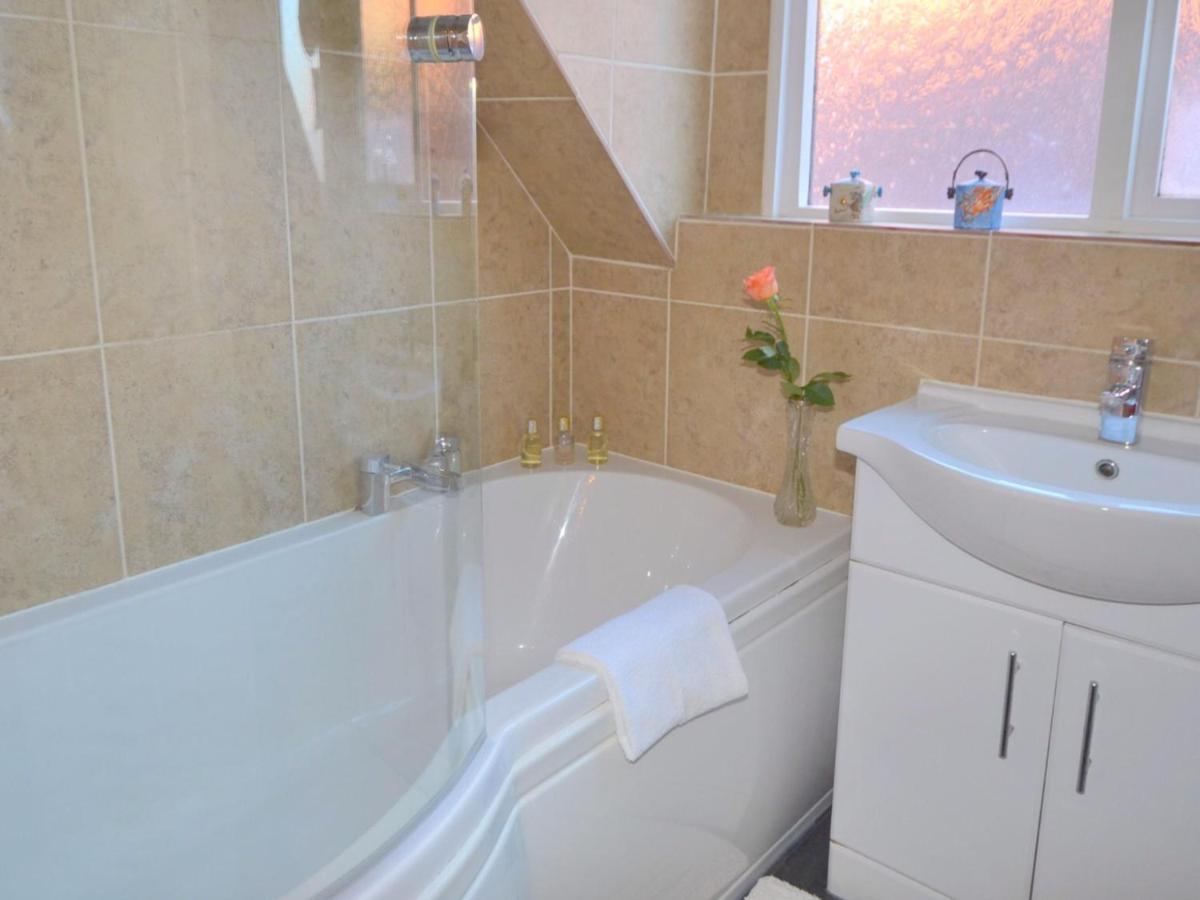 Stylish 3 Bedroom Apartment อัพตัน อะพอน แซเวิร์น ภายนอก รูปภาพ